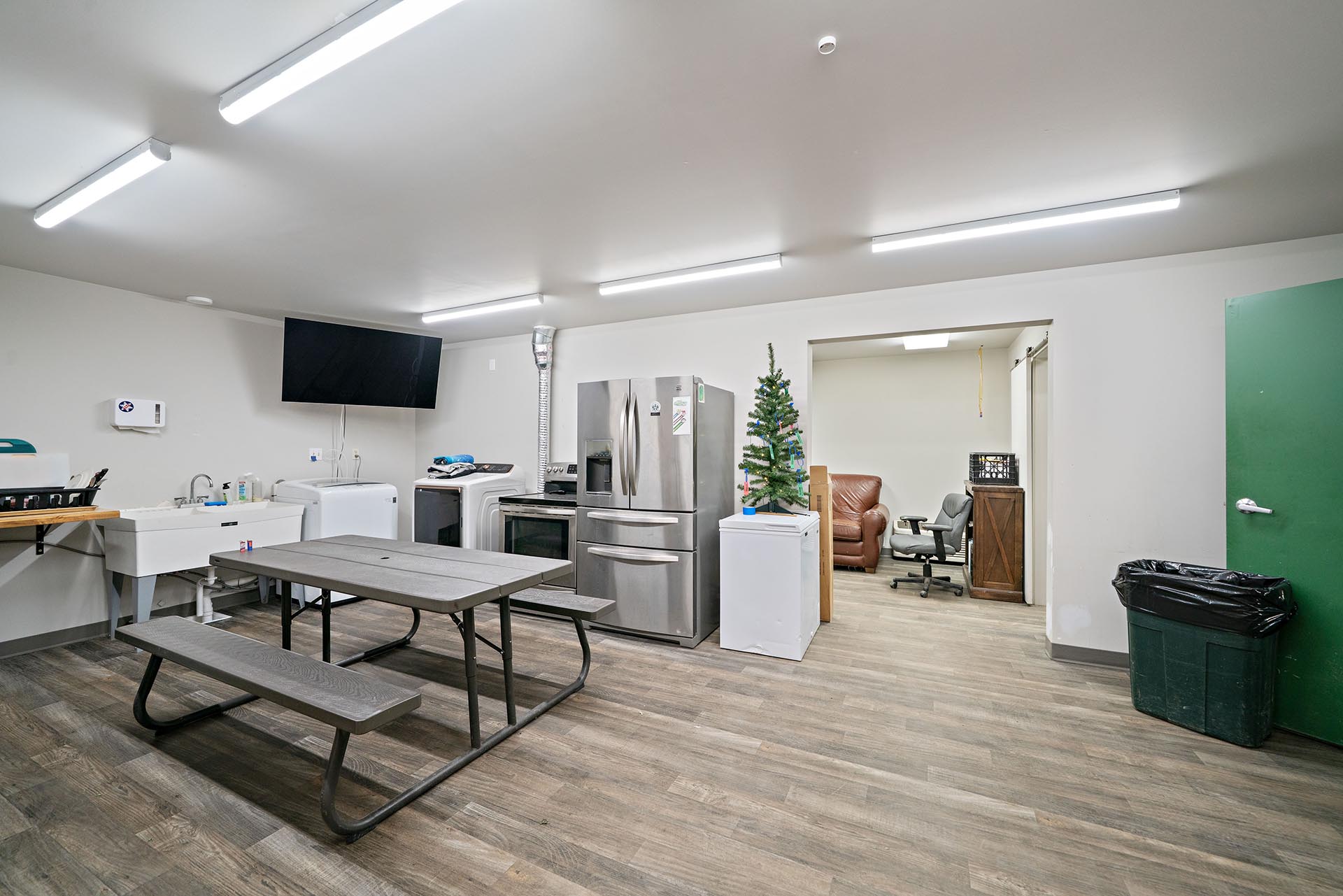 industrial warehouse and apartment for sale in bozeman mt represented by Endstate Commercial Partners