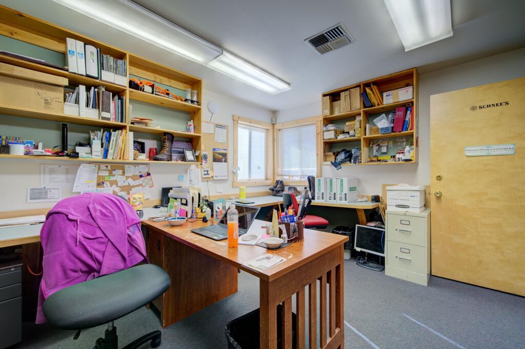 industrial warehouse for sale in bozeman mt representated by endstate commercial partners