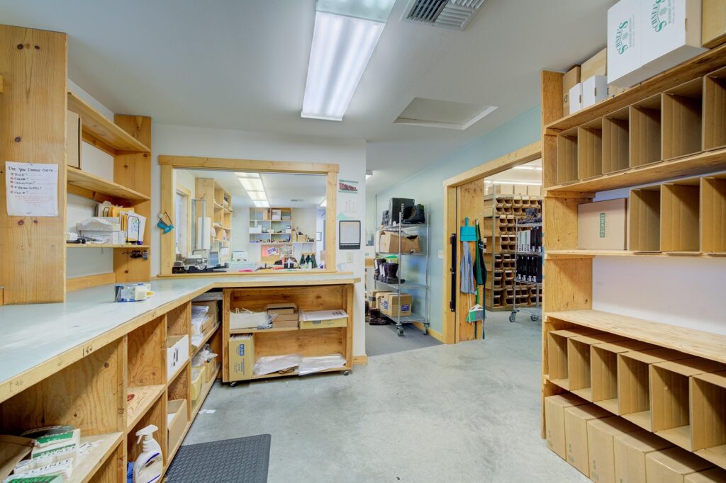 industrial warehouse for sale in bozeman mt representated by endstate commercial partners