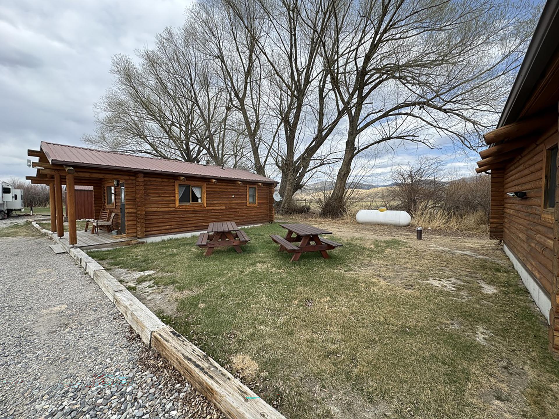 mixed use melrose mt 540 main st cabins and picnic tables endstate commercial partners