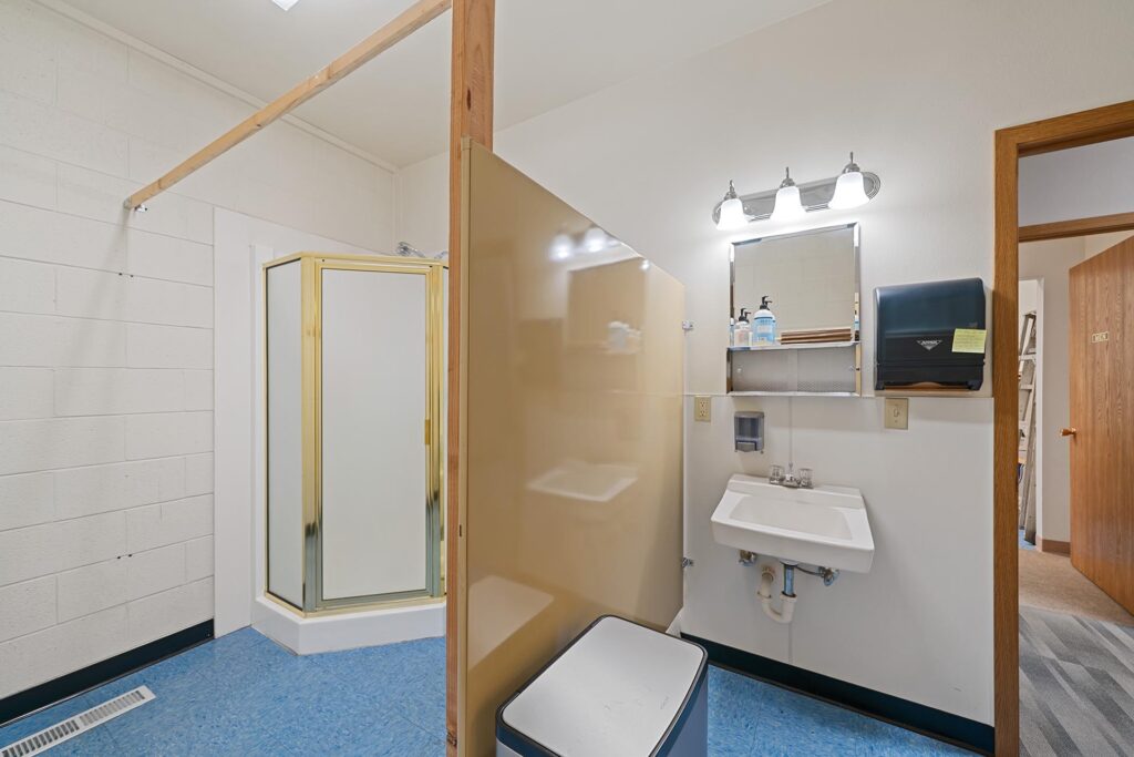 office for lease bozeman mt 215 Haggerty Ln bathroom endstate commercial partners