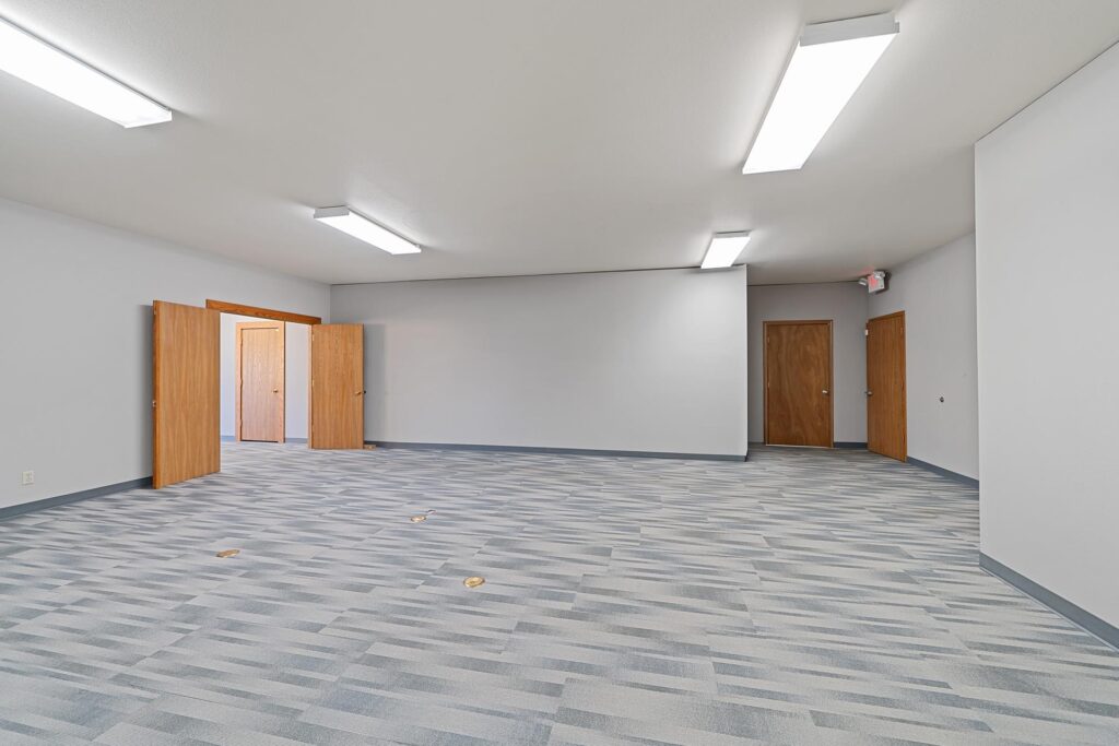 office for lease bozeman mt 215 Haggerty Ln large carpeted room endstate commercial partners