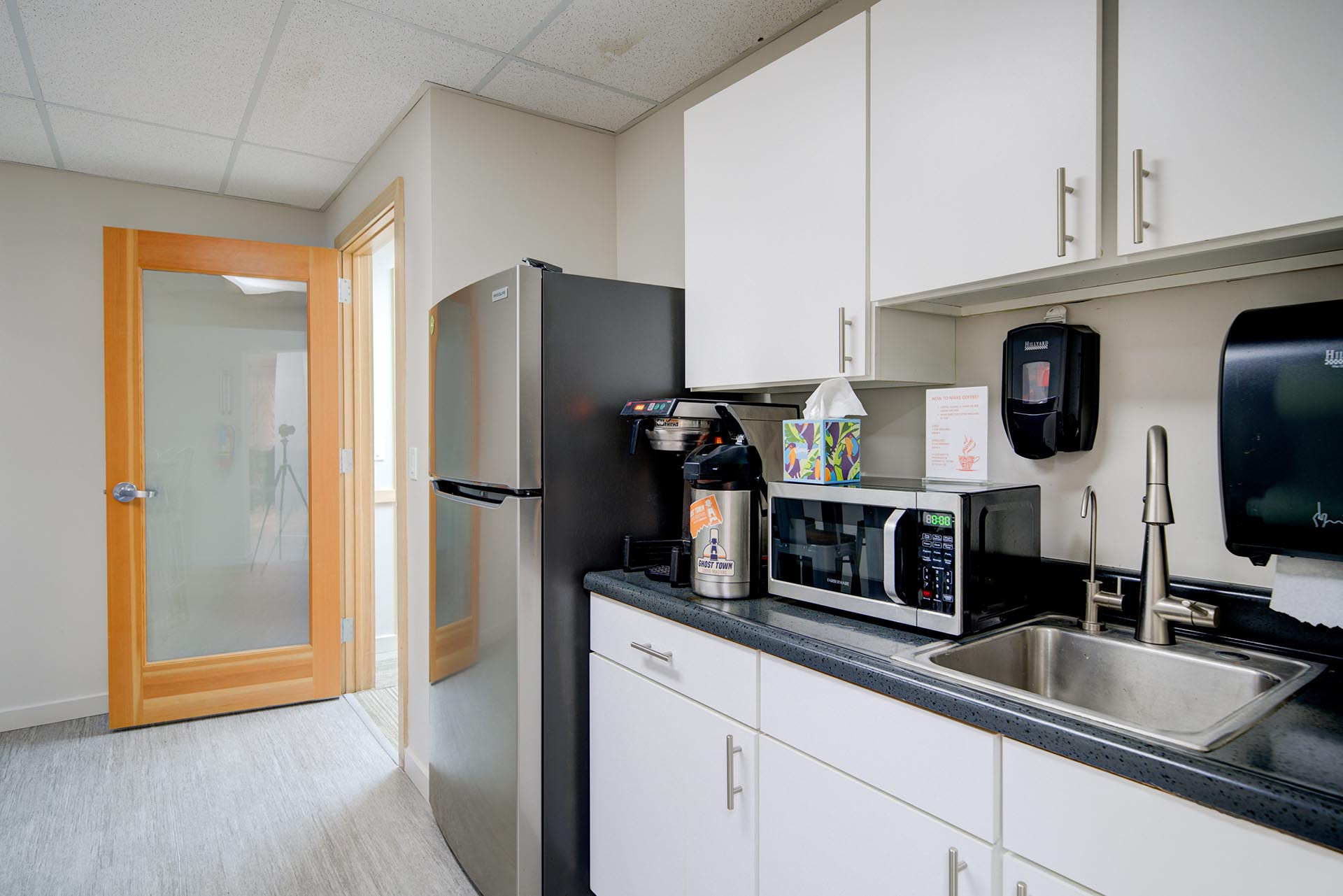 office lease bozeman montana 424 e main street kitchenette endstate commercial partners
