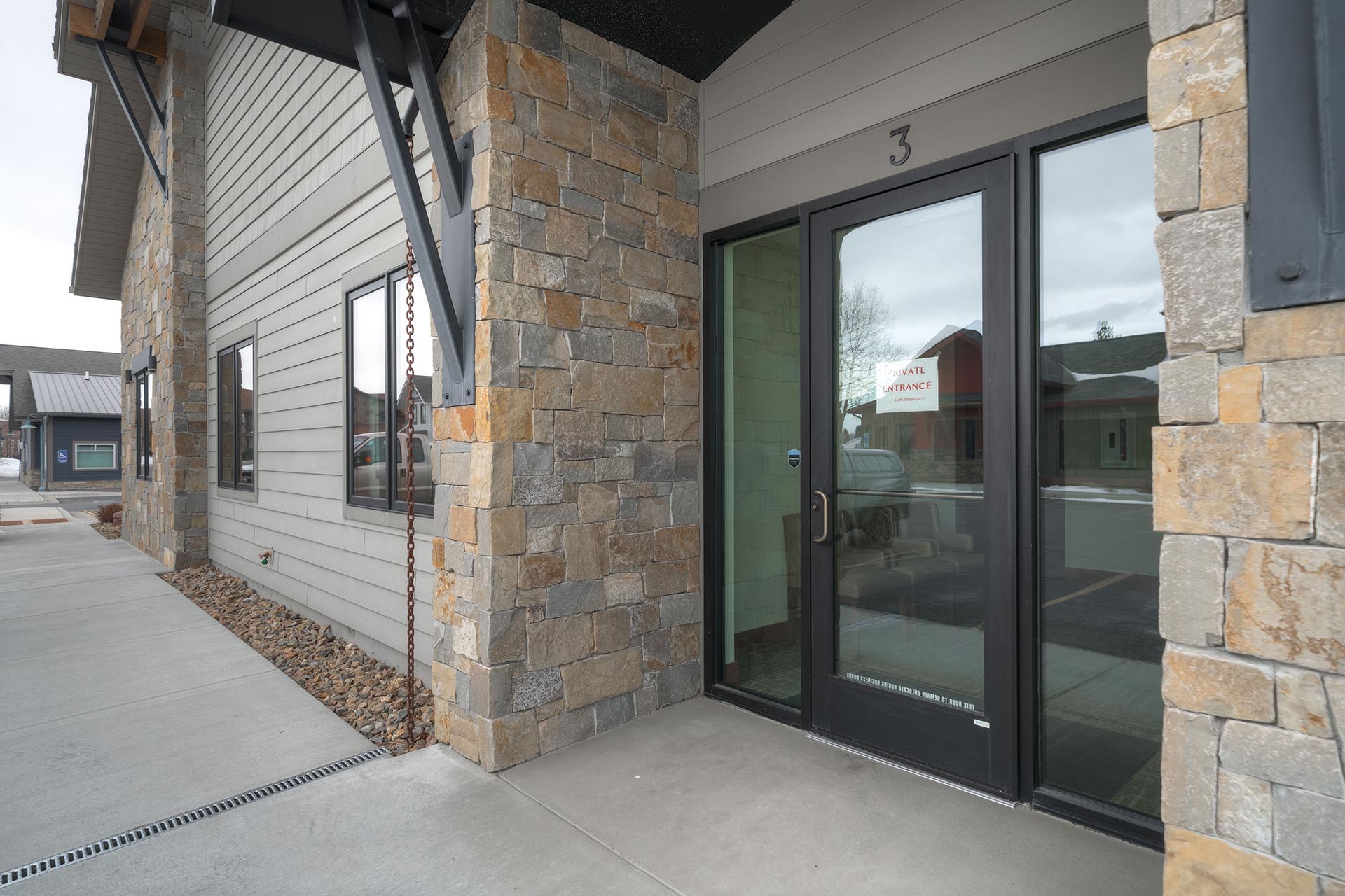 office lease bozeman mt 3950 valley commons ave exterior entryway endstate commercial partners