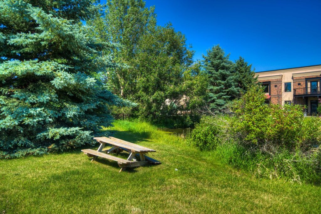 office tech lease bozeman mt 110 enterprise blvd picnic table endstate commercial partners