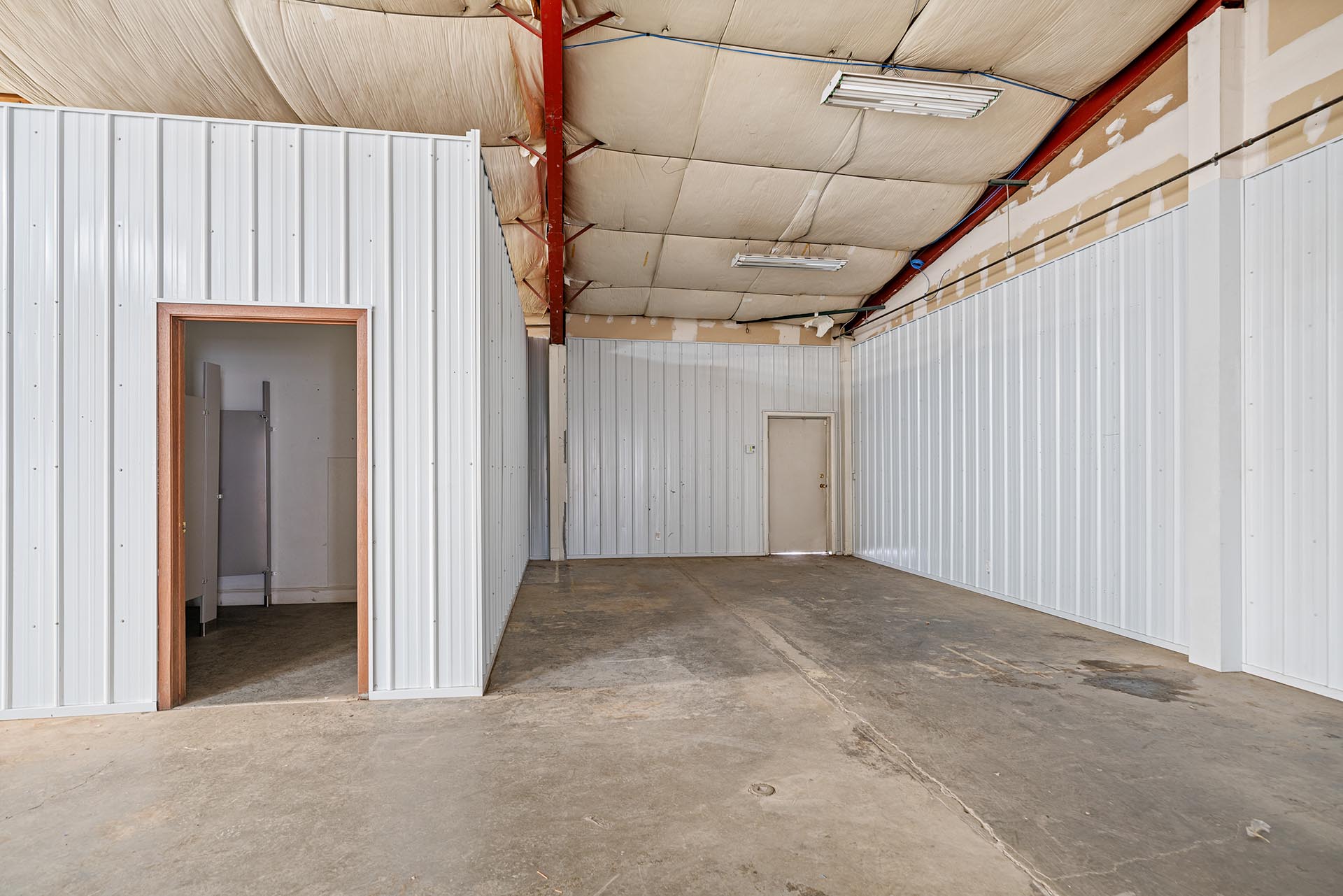 retail industrial warehouse for lease 514 w aspen bozeman mt private room endstate commercial partners