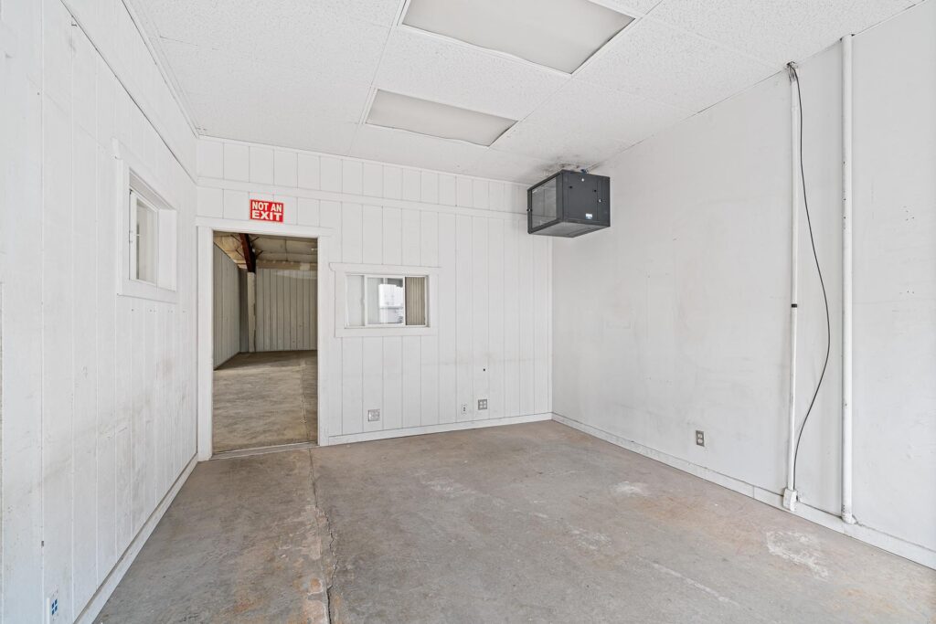 retail industrial warehouse for lease 514 w aspen bozeman mt room endstate commercial partners