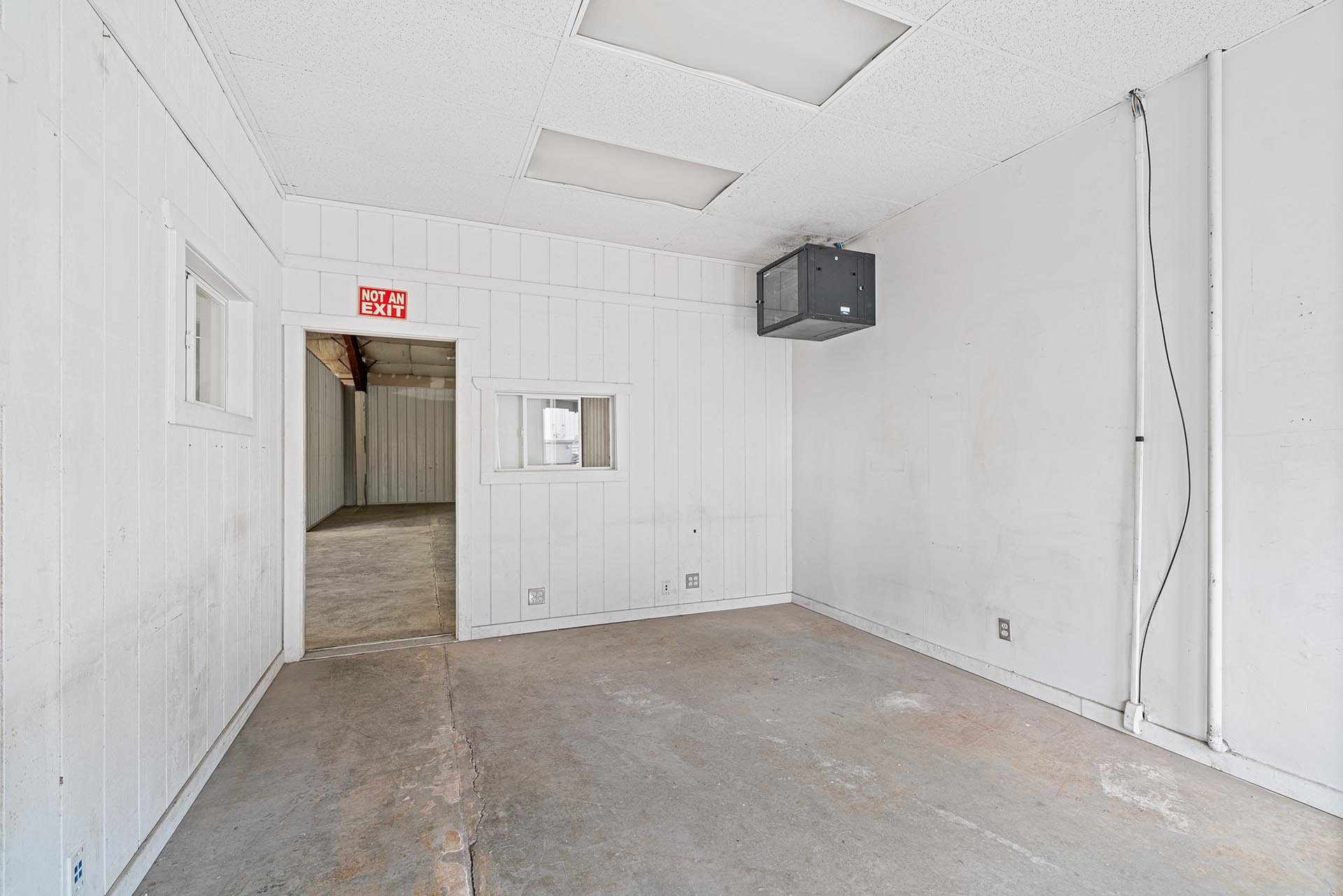 retail industrial warehouse for lease 514 w aspen bozeman mt room endstate commercial partners