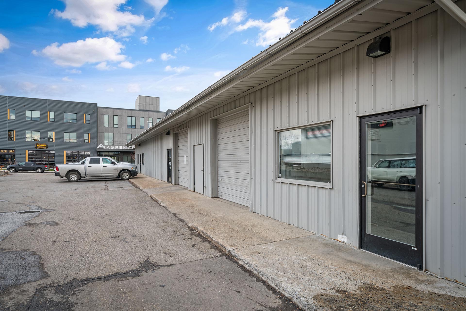 retail industrial warehouse for lease 514 w aspen bozeman mt side entrance endstate commercial partners