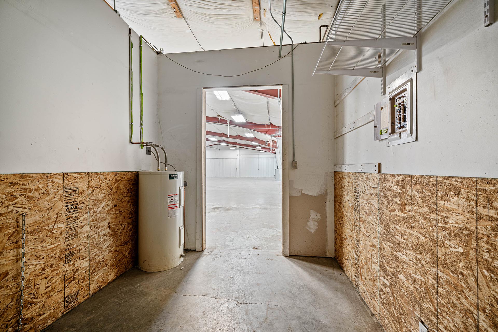 retail industrial warehouse for lease 514 w aspen bozeman mt water heater endstate commercial partners